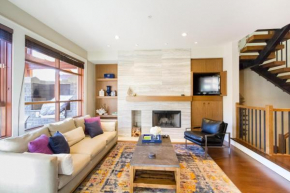 07 Fitzsimmons Walk Whistler